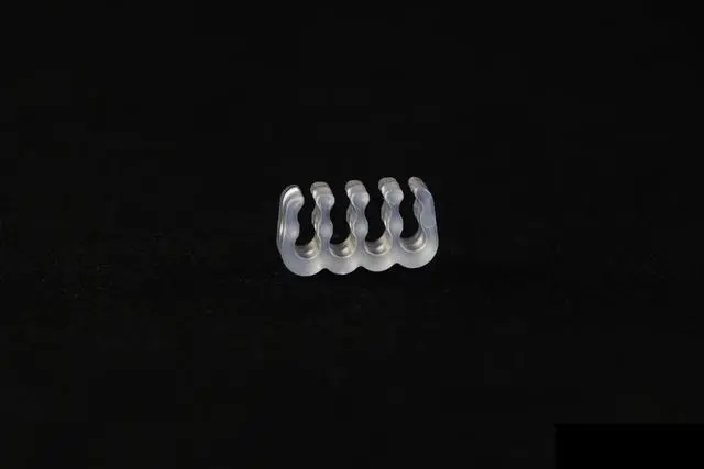 Alt view image 6 of 7 - Darkside 8-pin Open-Closed Cable Management Comb - Clear (DS-0990)