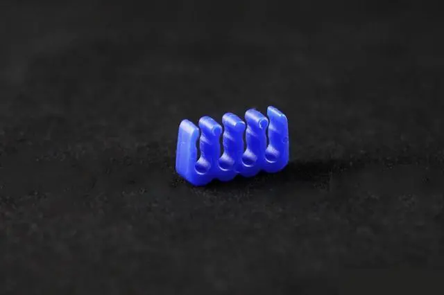 Alt view image 2 of 2 - Darkside 8-pin Open-Closed Cable Management Comb Blue (DS-1053)