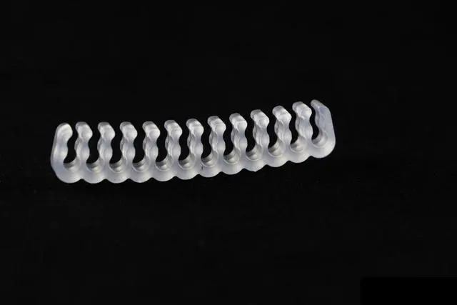 Alt view image 5 of 6 - Darkside 24-pin Open-Closed Cable Management Comb - Clear (DS-0992)