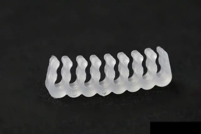 Alt view image 2 of 2 - Darkside 16-pin Open-Closed Cable Management Comb Clear (DS-1045)