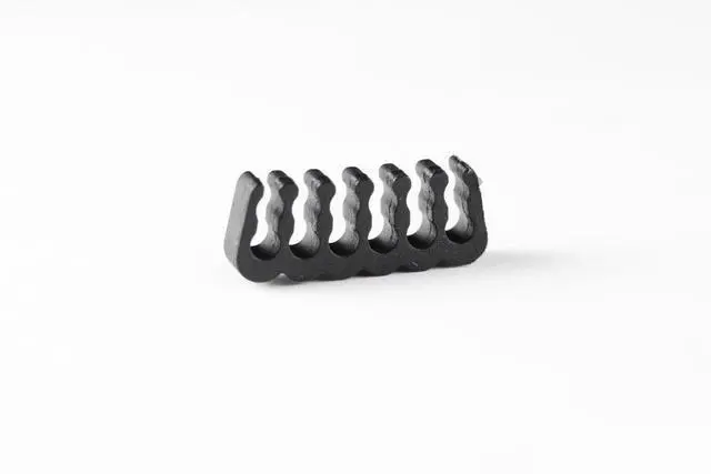 Alt view image 2 of 2 - Darkside 12-pin Open-Closed Cable Management Comb Black (DS-1048)