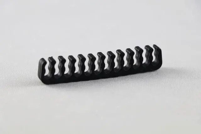 Alt view image 3 of 4 - Darkside 24-pin Open-Closed Cable Management Comb - Black (DS-0993)