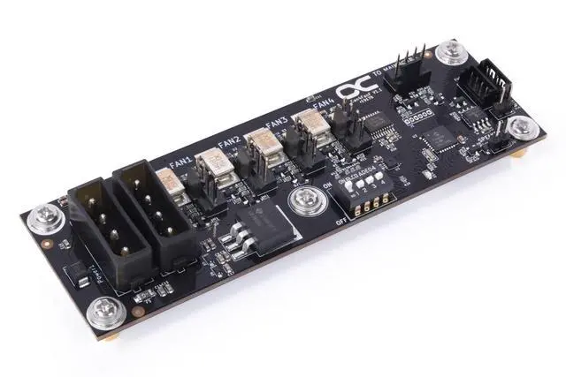Alt view image 2 of 4 - Alphacool ES Guardian 4Port Powerfan Hub (26158)