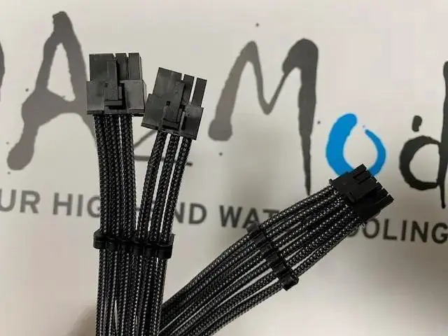 Alt view image 4 of 4 - Darkside 60cm PCI-e 5.0 12VHPWR 2-way 8-pin Corsair Cable for GPU RTX4090 RTX4080 Series â Graphite Metallic (DS-1210)