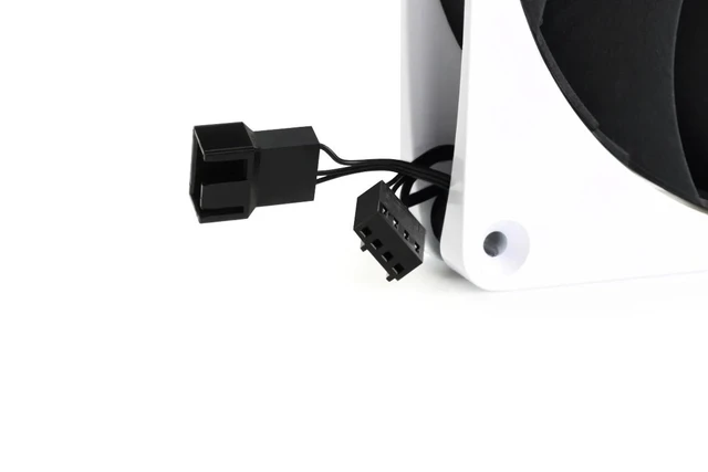 Alt view image 5 of 6 - Alphacool Apex Stealth Metal Fan 2500rpm White - 140x140x25mm (13773)