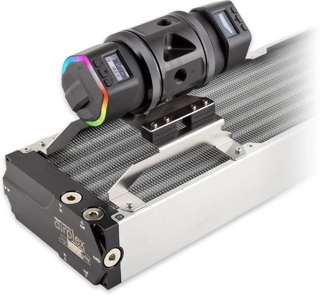 Alt view image 5 of 10 - Aquacomputer D5 120mm Fan Mounting Bracket (41124)