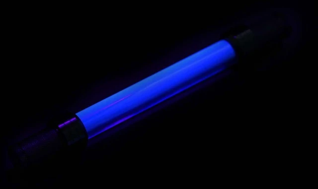 Alt view image 6 of 7 - Alphacool Eiswasser - Premixed Coolant - Crystal Blue - UV Reactive - 1000ml (18543)