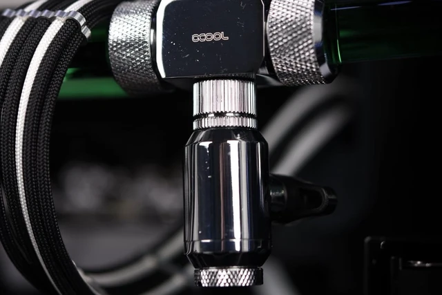 Alt view image 2 of 5 - Alphacool G1/4 Eiszapfen 2-Way Ball Valve Fitting - Deep Black (17142)