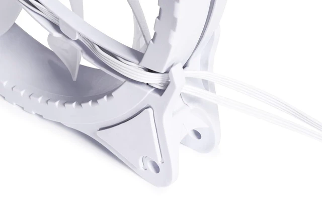 Alt view image 3 of 8 - Alphacool Rise Aurora 140mm Fan White (140x140x25mm) (24851)