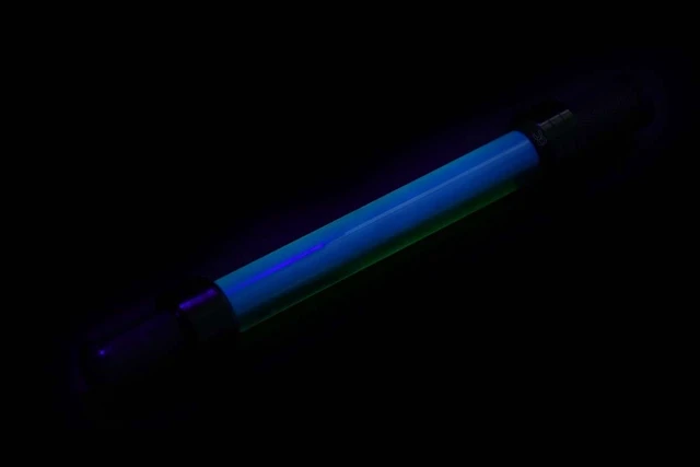 Alt view image 6 of 7 - Alphacool Eiswasser Crystal Premixed PC Coolant (for Long-term Use), 1000ml, Green UV (18545)
