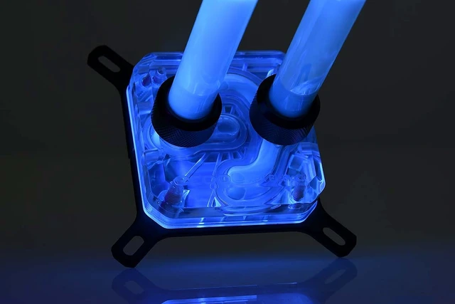 Alt view image 15 of 19 - Alphacool Eiswasser Crystal Clear UV-active premixed coolant 1000ml