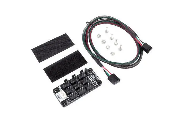 Alt view image 2 of 3 - Aquacomputer SPLITTY9 Splitter (53231)