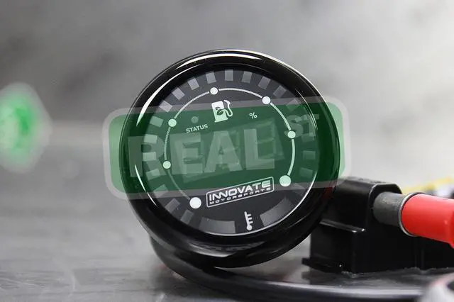 Alt view image 2 of 4 - Innovate MTX-D Ethanol Content % & Fuel Temp Complete Gauge Kit 3904