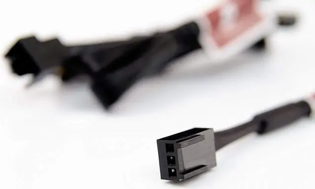 Alt view image 2 of 2 - Noctua NA-SEC2, 3 Pin Fan Extension Cables (30cm, Black)