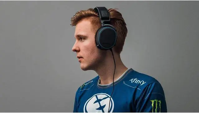 Alt view image 3 of 11 - SteelSeries 61453 Arctis Pro + GameDAC Hi-Res Gaming Headset - Black