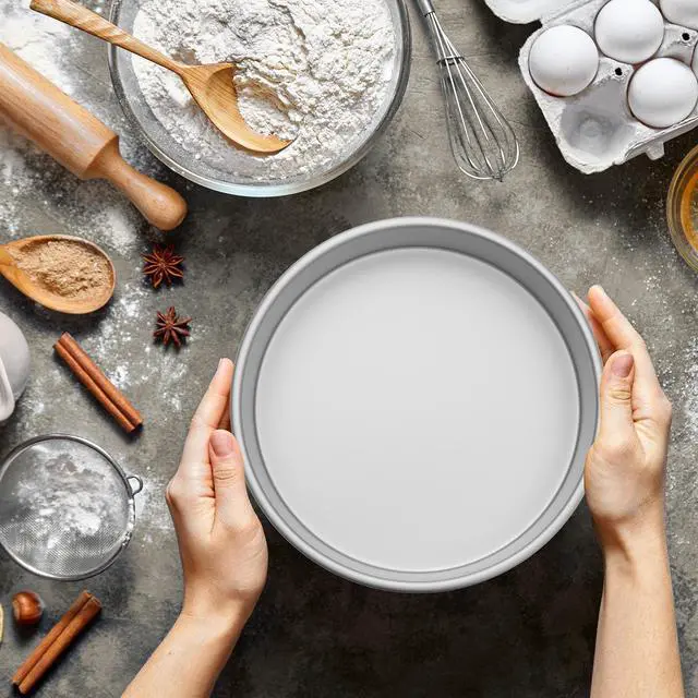 Alt view image 4 of 6 - Last Confection 10" x 2" Aluminum Round Cake Pan - Professional Bakeware