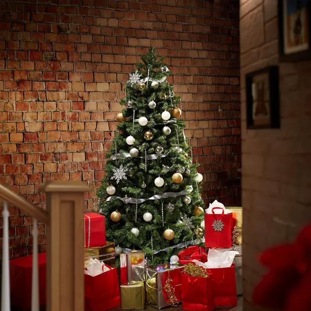 Alt view image 2 of 6 - Casafield 4.5FT Realistic Green Spruce Artificial Holiday Christmas Tree with Sturdy Metal Stand