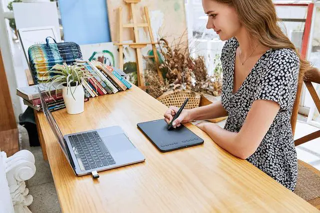 Main image of XP-PEN Deco mini7W Wireless Graphics Drawing Tablet with Battery-Free Stylus, 7 "x 4.37" Drawing Tablet
