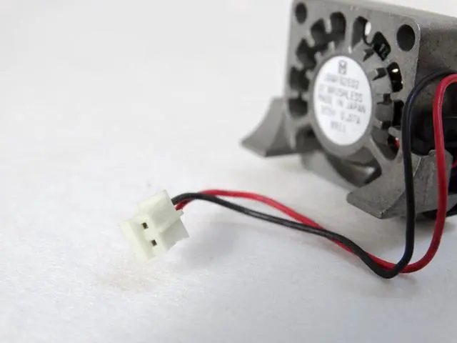 Alt view image 2 of 4 - UDQFB2E02 DC 5V 0.07A 2.5cm 25mm 2515 Aluminum Alloy 25mm Ball Bearing Mini Micro Cooling fan 25X25X15mm