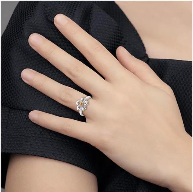 Alt view image 9 of 9 - 1/10 Carat (ctw) Citrine Flower Ring in Sterling Silver