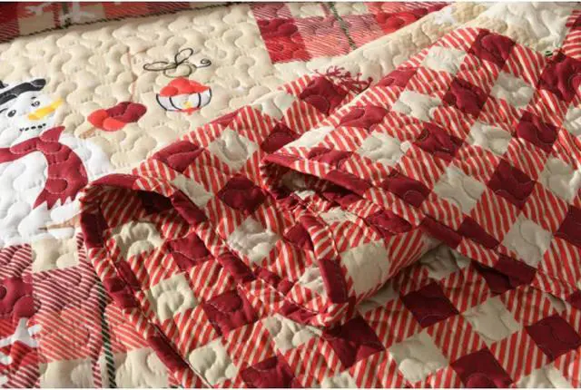 Alt view image 5 of 6 - Ventray Christmas Quilt Set Queen - Reversible Bedspread Coverlet Christmas Rustic Cabin Lodge  Bedding Lightweight Bed Cover - Holiday Bedding Gift for Kids Adults, 1 Quilt 2 Pillow Shams