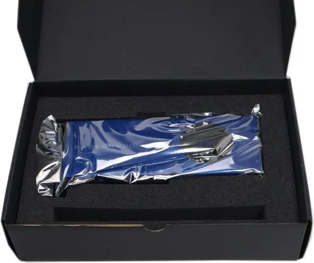 Alt view image 3 of 7 - AMD Radeon Pro WX9100 WX 9100 16GB HBM2 6x miniDP 102D0510100 000001 100-505957