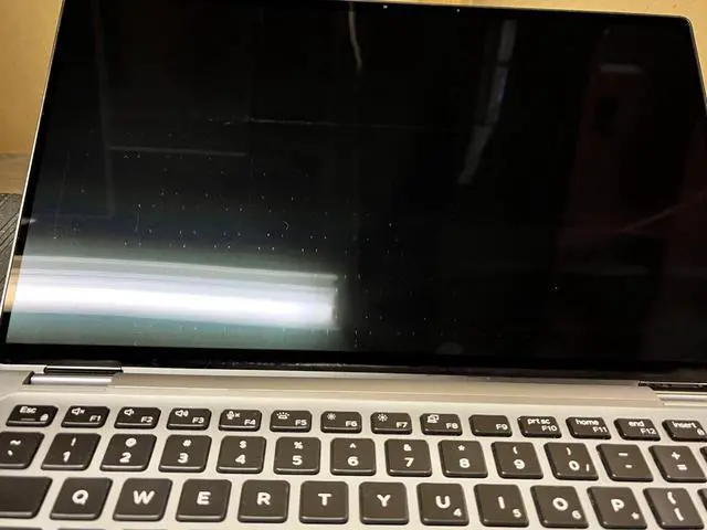 Alt view image 4 of 4 - Dell Latitude 7400 2-in-1  i7-8665U 1.90 GHz 16GB 512 GB NVMe 14'' Laptop Condition: Good