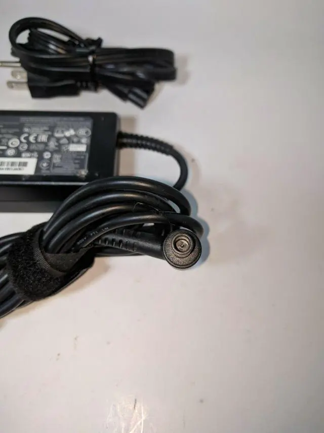 Alt view image 3 of 4 - HP 724264-002 19.5V 3.33A 65 Watt TPC-LA58 Notebook Ac Adapter - Original OEM