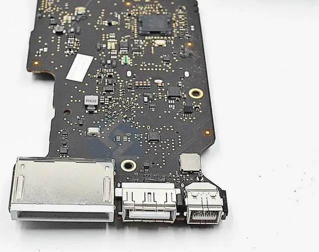 Alt view image 5 of 5 - I7 2.2Ghz 8Gb Ram Logic Board 820-00165-A For Macbook Air 13" A1466 2015