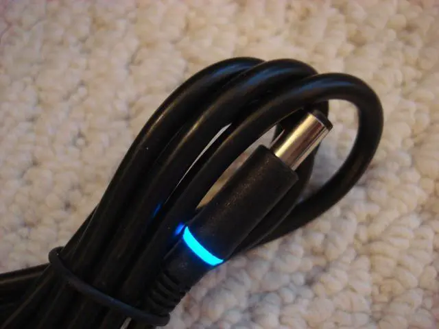 Alt view image 3 of 5 - DELL XPS L702X M1710 130W AC Adapter DA130PE1-00 JU012 PA-4E