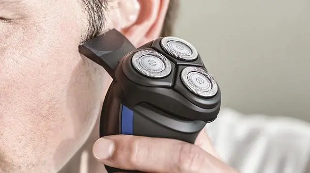 Alt view image 6 of 6 - Philips Norelco - 2100 Electric Shaver - Black/Dark royal blue