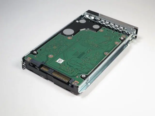 Alt view image 3 of 5 - RWR8F - DELL 2.4TB 10K SAS 2.5" 12Gb/s HDD 14G KIT FOR PE R640 R740 R740XD