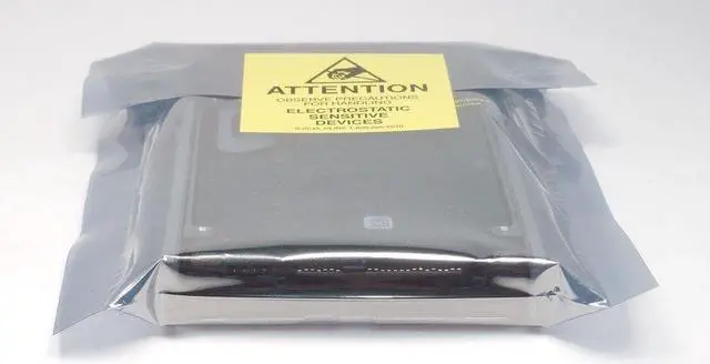 Alt view image 3 of 3 - 4HGTJ 400-AJSB DELL ENTERPRISE 600GB 15K SAS 2.5" 12G HDD W/13TH GEN TRAY 8FKXC