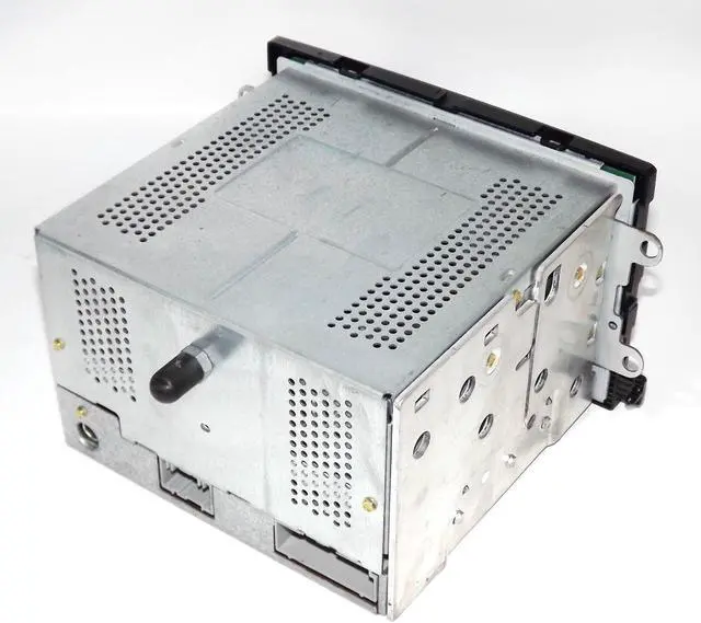 Alt view image 4 of 4 - Ford Five Hundred 2005 AM FM 6 Disc mp3 CD Radio w Aux Input 5G1T-18C815-EB