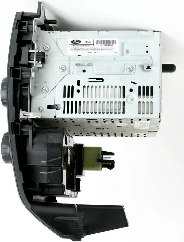 Alt view image 7 of 7 - Ford Mercury 2008 Escape Mariner Radio AM FM mp3 Single Disc CD 8L8T-19C107-AM