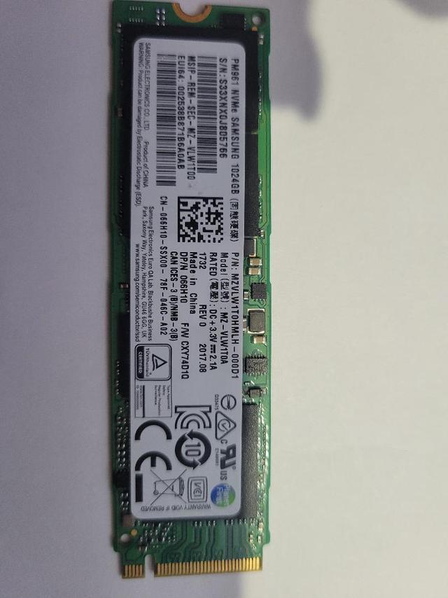 Main image of Samsung PM961 MZ-VLW1T00 F/W CXY7501Q MZVLW1T0HMLH-0000 OEM 1TB M.2-2880 PCI-e 3.0 x 4 NVMe Solid State Drive SSD