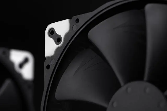 Alt view image 6 of 7 - Noctua NF-A20 PWM chromax.black.swap, Premium Quiet Fan, 4-Pin (200x30mm, Black)