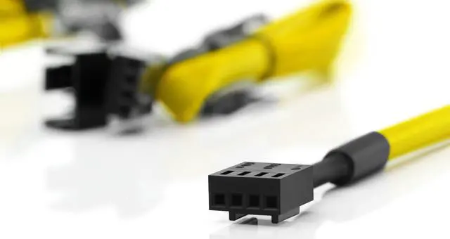 Alt view image 2 of 2 - Noctua NA-SEC1 chromax.yellow, 3-Pin/4-Pin Extension Cables (30cm, Yellow)