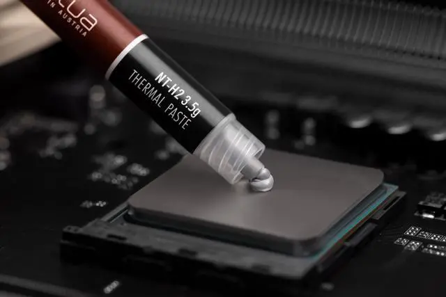Alt view image 4 of 6 - Noctua NT-H2 3.5g, Thermal Computer Paste incl. 3 Cleaning Wipes (3.5g)