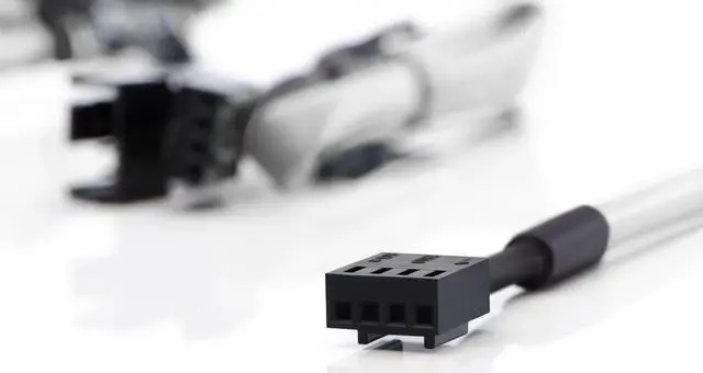 Alt view image 2 of 2 - Noctua NA-SEC1 chromax.white, 3-Pin/4-Pin Extension Cables (30cm, White)