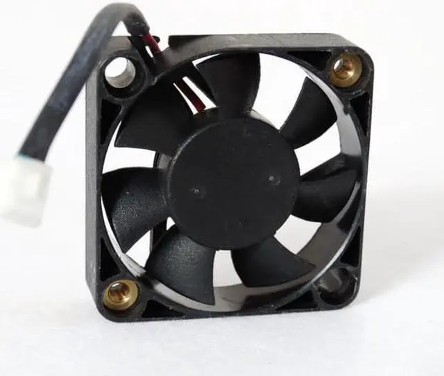 Alt view image 4 of 4 - D06R-12SL 04A DC 12V 0.04A 60X60X15mm 3-wire Server Square Fan