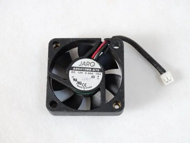 Alt view image 3 of 4 - D06R-12SL 04A DC 12V 0.04A 60X60X15mm 3-wire Server Square Fan