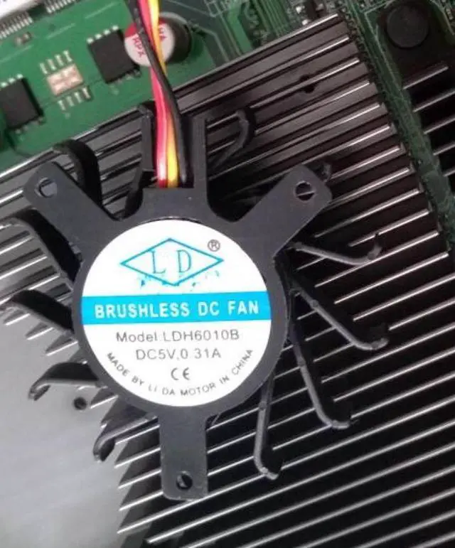 Main image of LDH6010B diameter 45MM hole distance 35MMx35MMx27MM DC5V 3-wire graphics card cooling fan