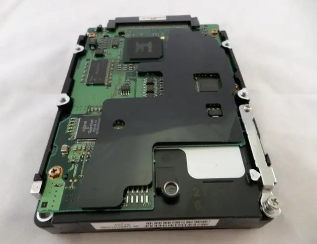 Alt view image 2 of 8 - KU73J461 MAXTOR 73GB 10000RPM ULTRA-320 10000RPM 80-PIN HARD DRIVE