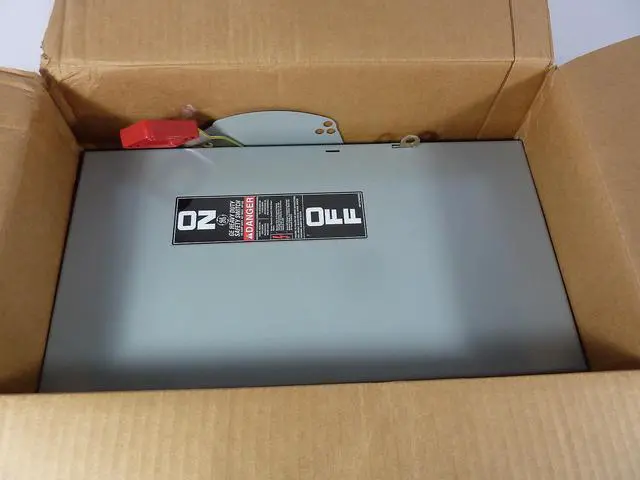 Alt view image 4 of 4 - GE THN3362 60A 600V 3P Non-Fuse Heavy Duty Indoor Switch