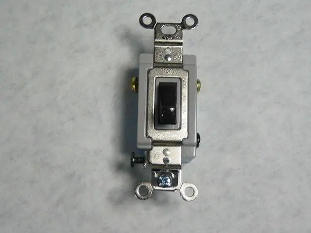 Main image of HUBBELL HBL1203 Wall Switch,3-Way,120/277V,15A,Brn,Toggl