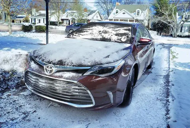 Alt view image 3 of 6 - Delk Polarshield Winter Windshield Cover with Security Panels, Black, 61"x32"