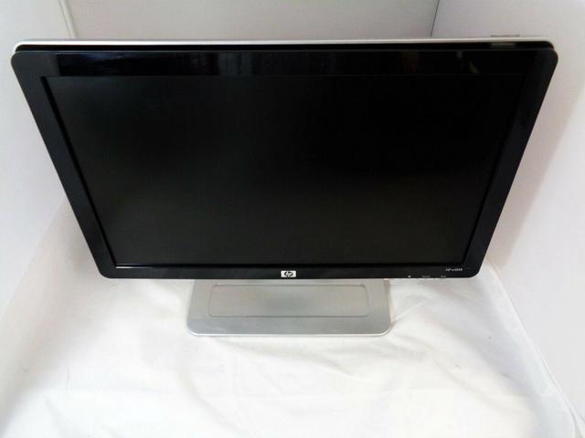 Main image of HP W1858 18" Black and Silver Widescreen LCD Monitor Good Condition