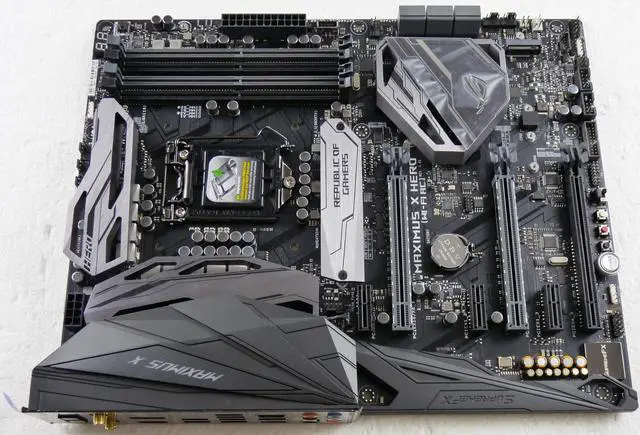 Alt view image 6 of 18 - ASUS ROG Maximus IX Hero LGA1151 DDR4 DP HDMI M.2 USB 3.1 ATX Motherboard