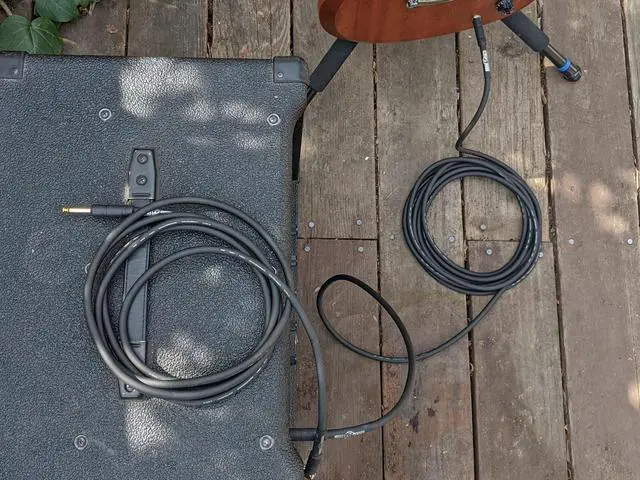 Alt view image 2 of 3 - Pig Hog Tour Grade 10ft Instrument Cable 1/4 Inch to 1/4 Inch Straight Connectors Black - PH10